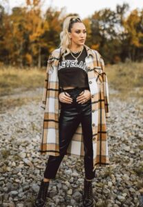 Emily Mayfield Height, Age, Husband, Children, Family, Biography