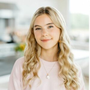 Cleo Carney (Mark Carney's Daughter) Height, Family, Biography