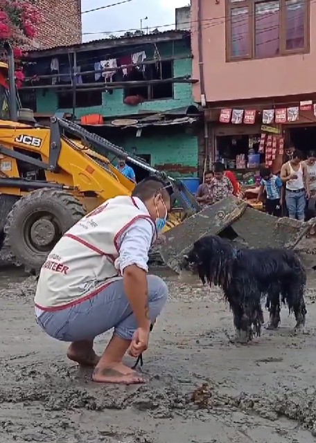 Sudan Gurung volunteering through Hami Nepal during Nepal floods in 2021