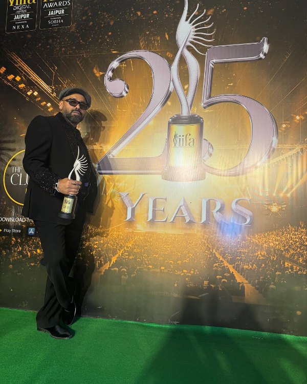 Bosco Martin after winning an award at the 25th International Indian Film Academy Awards (IIFA)