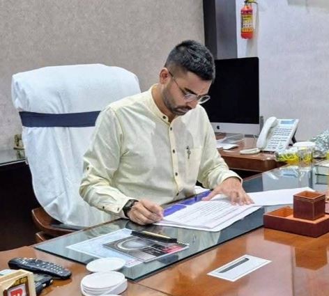 Deepak Prakash in his ministerial office