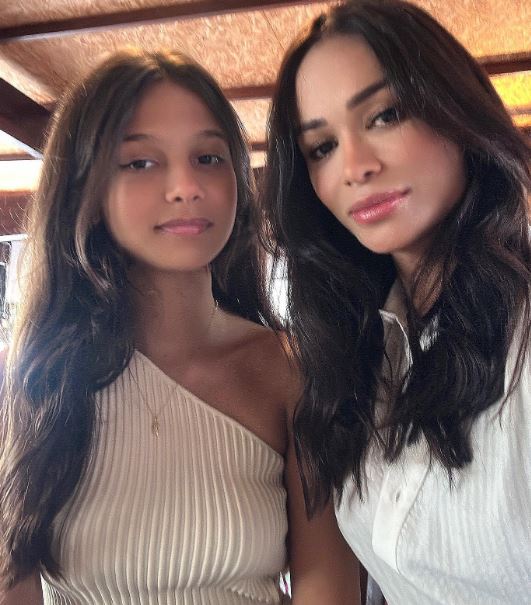 Diana Areas with her daughter