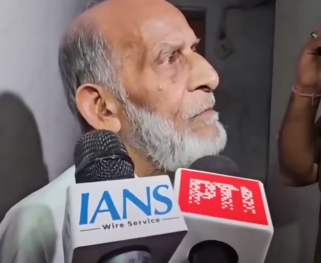Dr Shaheen Saeed's father, Syed Ahmad Ansari, during a media conversation