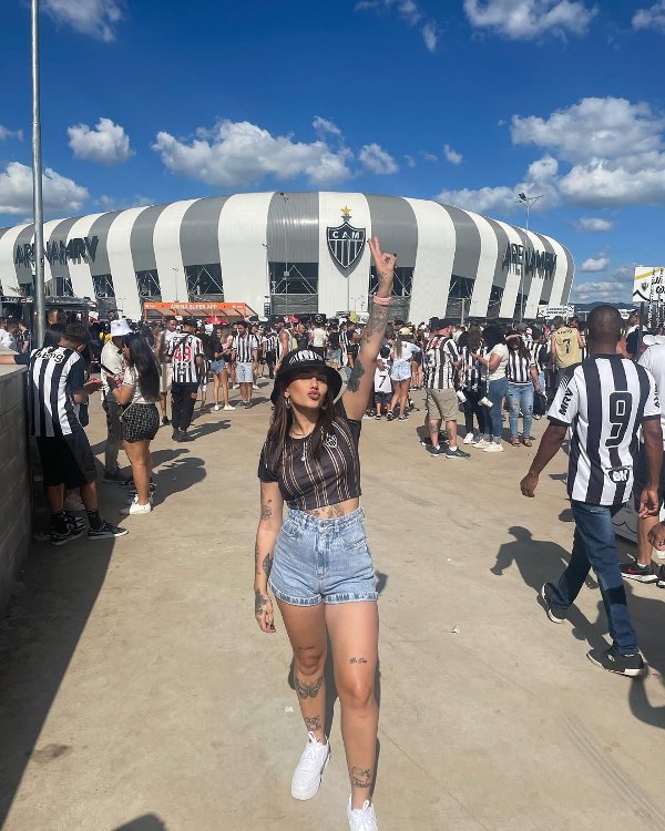 Larissa Nery's tattoos on her legs