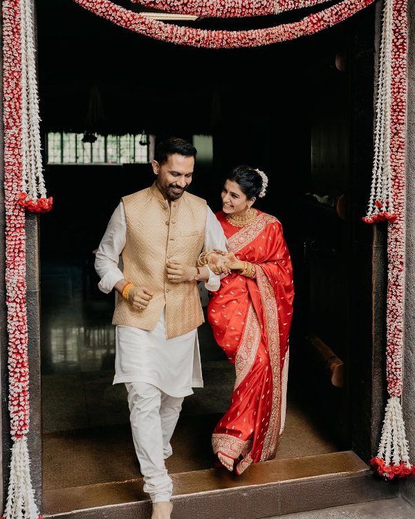 A picture of Samantha Ruth Prabhu and Raj Nidimoru from their wedding ceremony