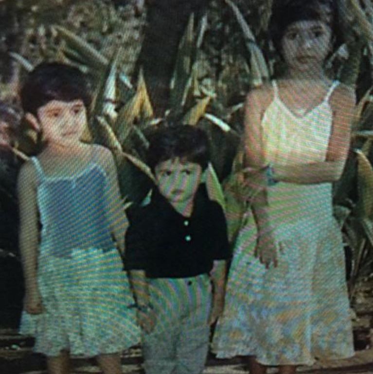 Childhood picture of Hardik Tamore with his sisters