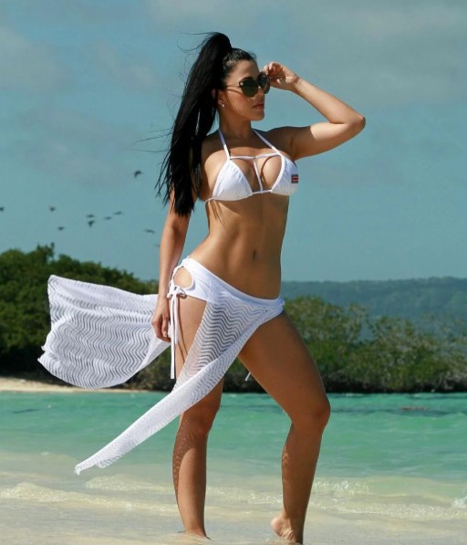 Jimena Araya during a bikini shoot