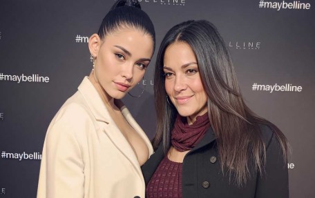 Madison Beer with her mother