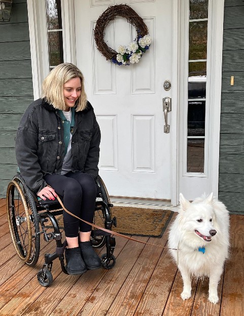 Michaela Benthaus with her pet