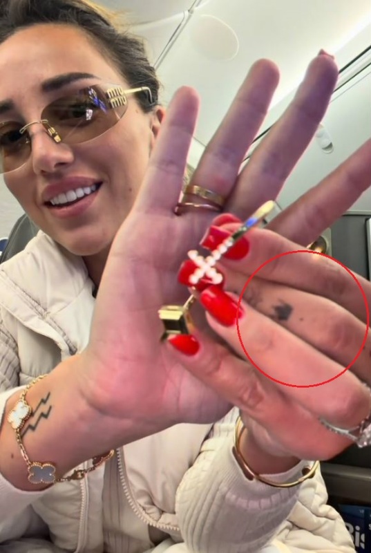 Nutsa Buzaladze's tattoo on her middle finger