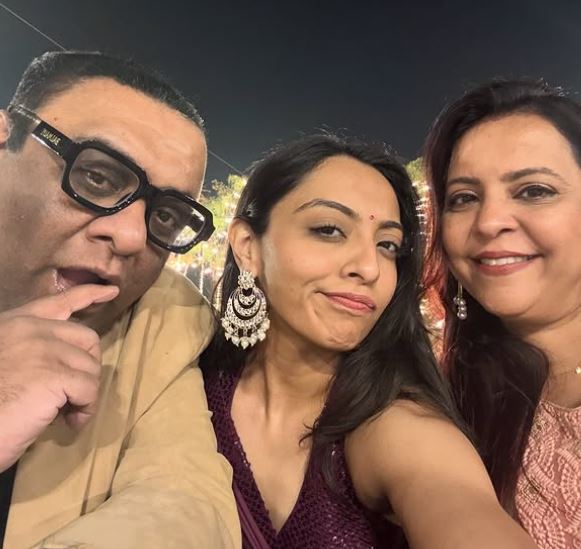 Shazia Samji with her parents