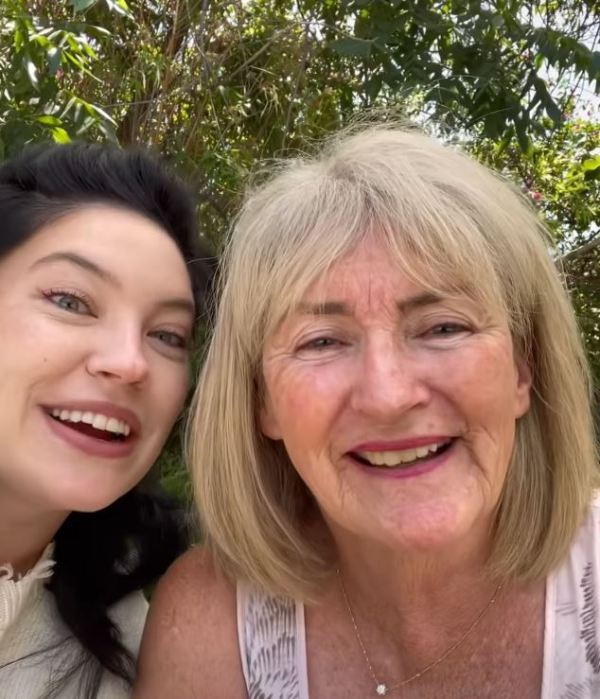 Bishop Briggs with her mother
