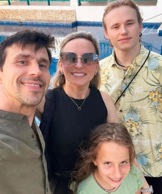 Ilia Malinin with his parents and sister