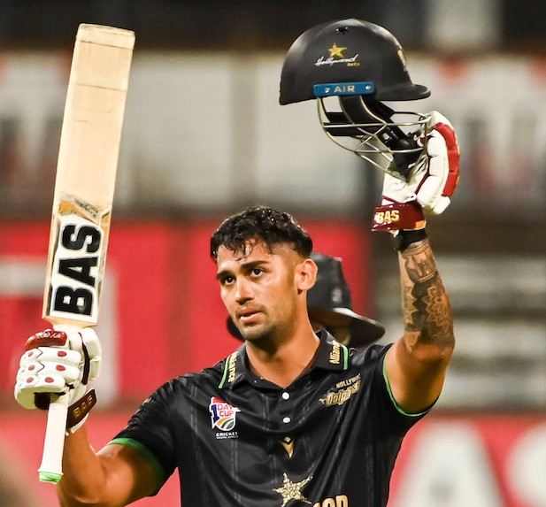 Jason Smith celebrating a victory after a match