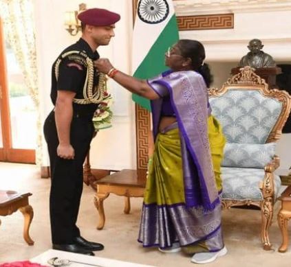 Major Rishabh Singh with President Droupadi Murmu