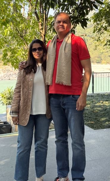 Makarand Narwekar with his wife