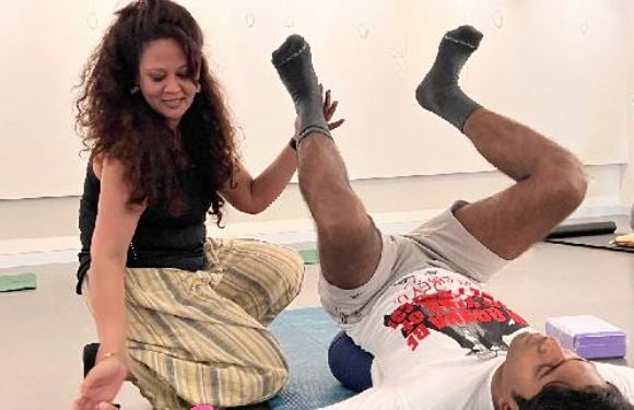 Mallika Prasad, while giving a voice therapy to one of her client at Vāchikā Voicework