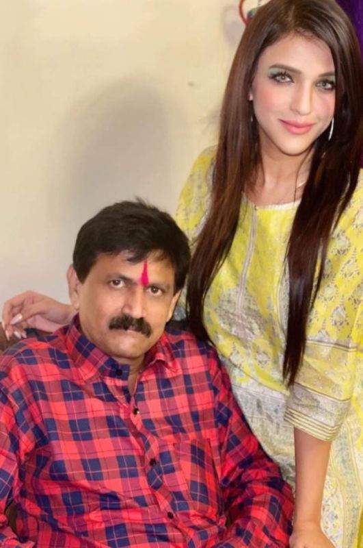 Manasi Shrikrishna Pawar with her father