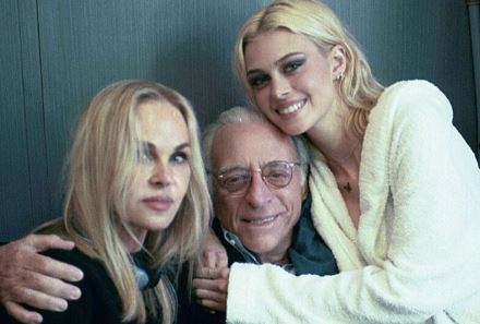 Nicola Peltz with her parents