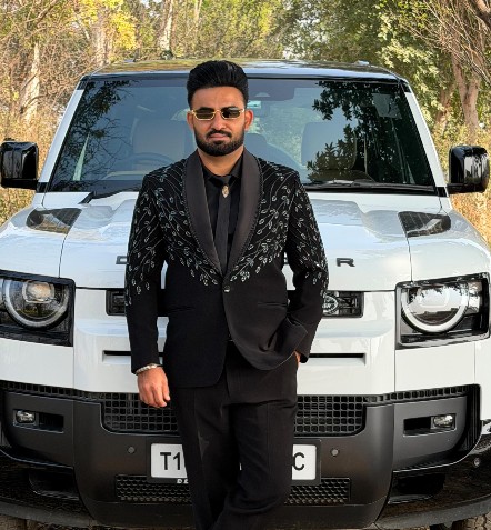 Resham Singh Anmol with his Defender