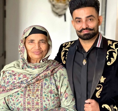 Resham Singh Anmol with his mother