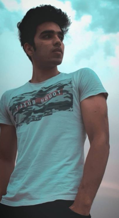 A younger age picture of Lakshya Kaushik