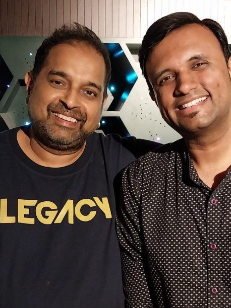 Bhagirath Bhatt posing with Shankar Mahadevan