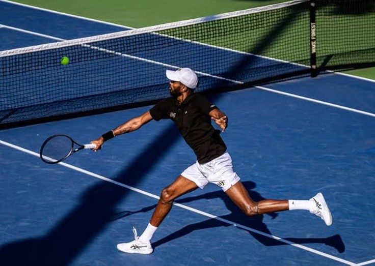 Dhakshineswar Suresh