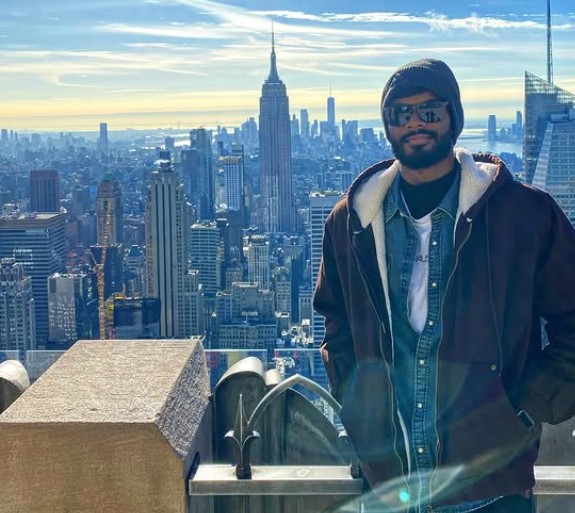 Dhakshineswar Suresh during a trip