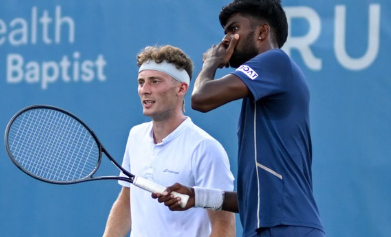 Dhakshineswar Suresh with Luca Pow