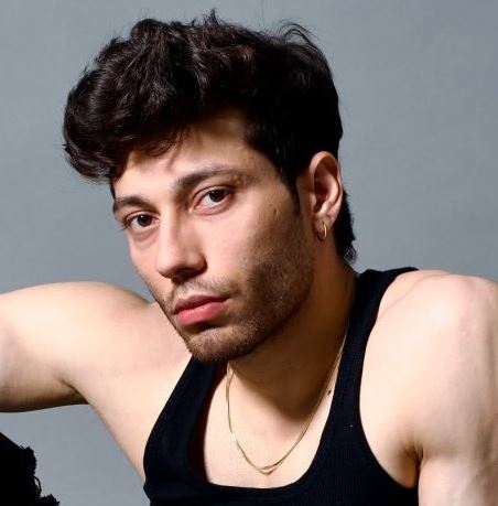 Mohit Magotra Height, Age, Family, Biography » StarsUnfolded Mohit Magotra Height, Age, Family, Biography » StarsUnfolded