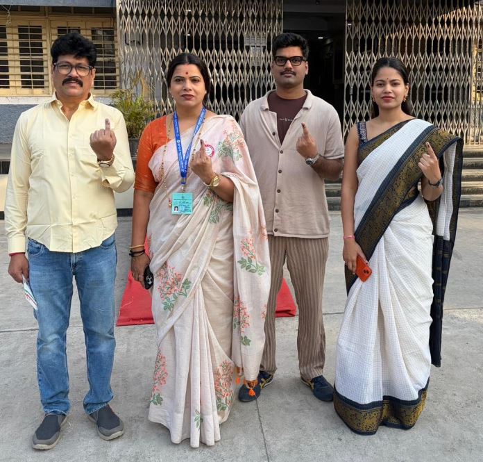 Ritu Tawde with her family