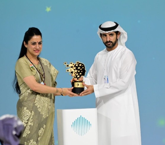 Rouble Nagi while receiving the 2025 Global Teacher Prize at the World Governments Summit in Dubai
