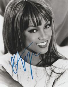 Tyra Banks's signature