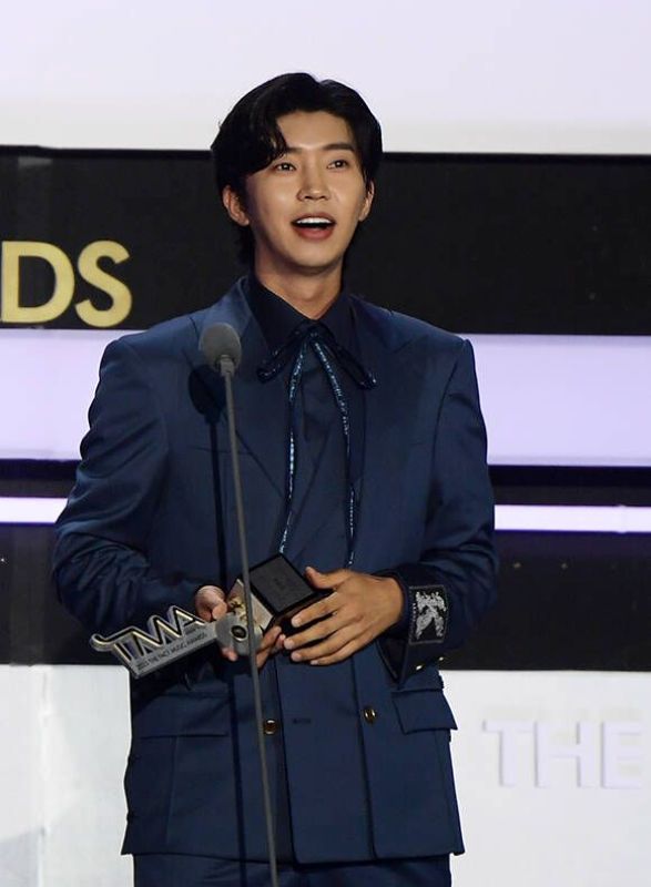 Lim Young-woong after receiving one of the five awards at The Fact Music Awards (2023)