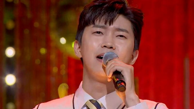 Lim Young-woong performing on a television show
