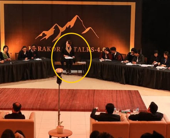 Mahnoor Omer while speaking at Karakoram Talks 4.0