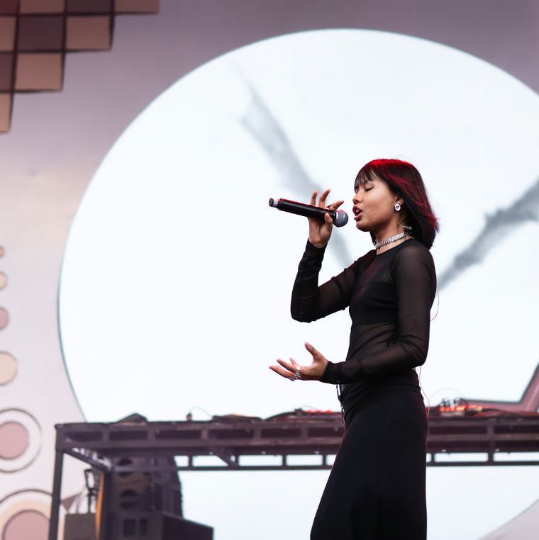 Reble, during a live music concert