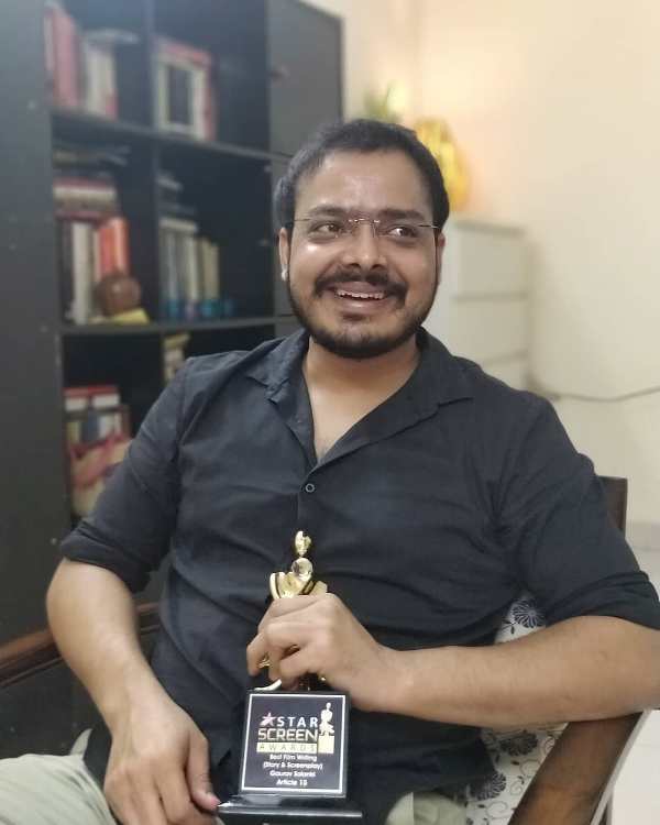 Gaurav Solanki with the Best Film Writing (Story and Screenplay) award, which he won at the 26th Star Screen Awards (2019)