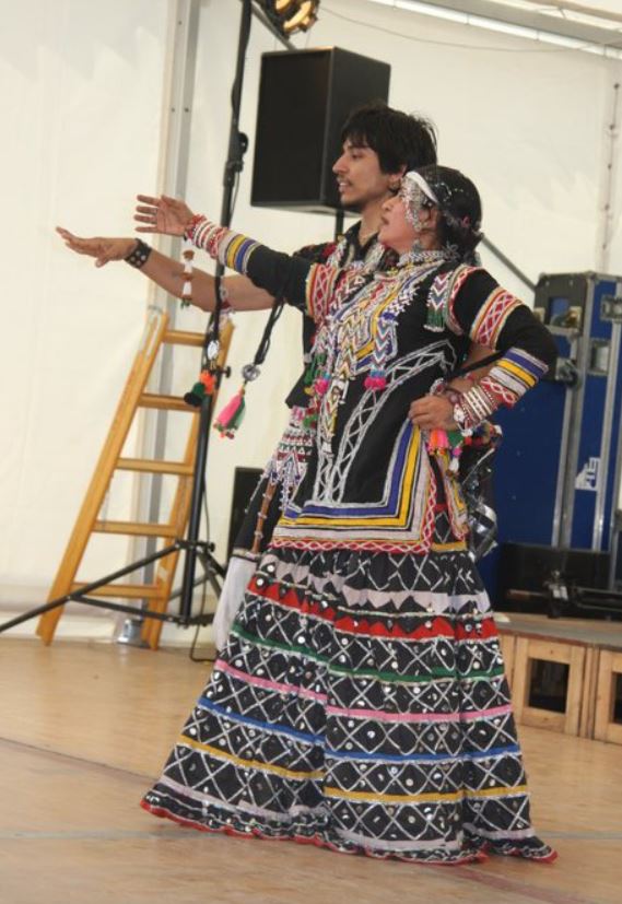 Gulabo Sapera, while performing with her son, Dinesh