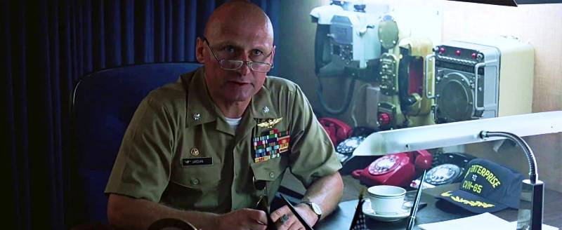 James Tolkan as 'Commander Tom (Stinger) Jardian' in a still from the film 'Top Gun' (1986)