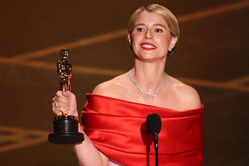 Jessie Buckley after receiving the Best Actress in a Leading Role award for 'Hamnet' at the 98th Academy Awards (2026)