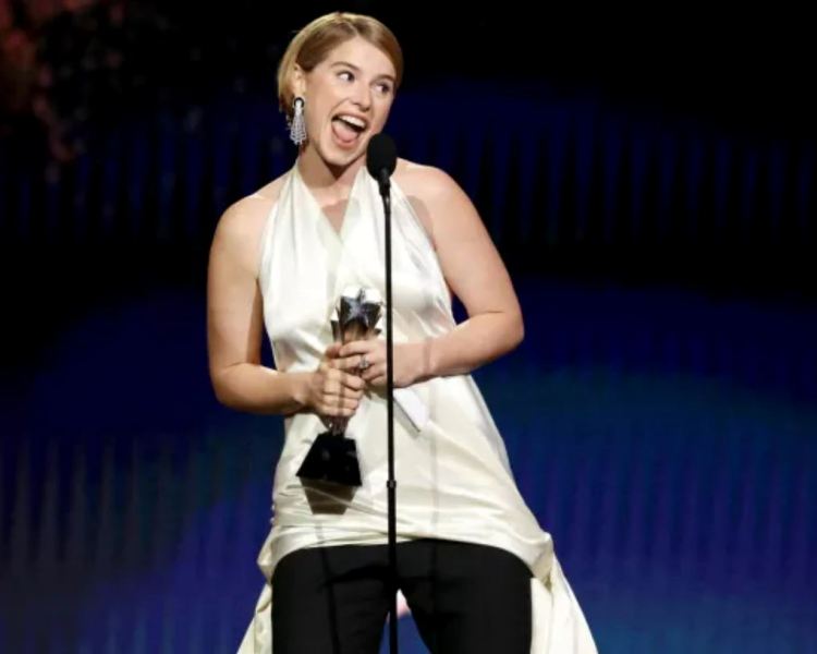 Jessie Buckley after winning an award at the 31st Critics' Choice Awards (2026)