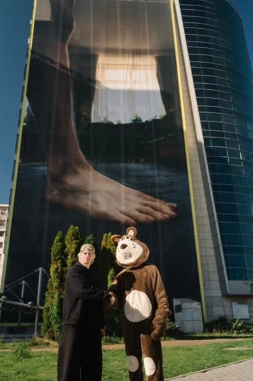 Łatwogang while advertising Plush