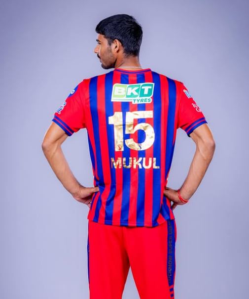 Mukul Choudhary (Cricketer) Height, Age, Family, Biography » StarsUnfolded 2 Mukul Choudhary in his Lucknow Super Giant jersey