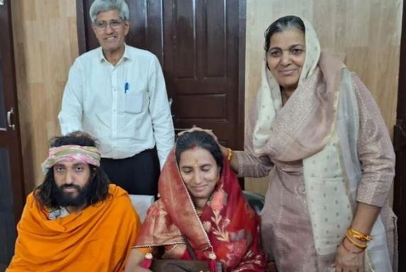 Pratika with her husband and his parents