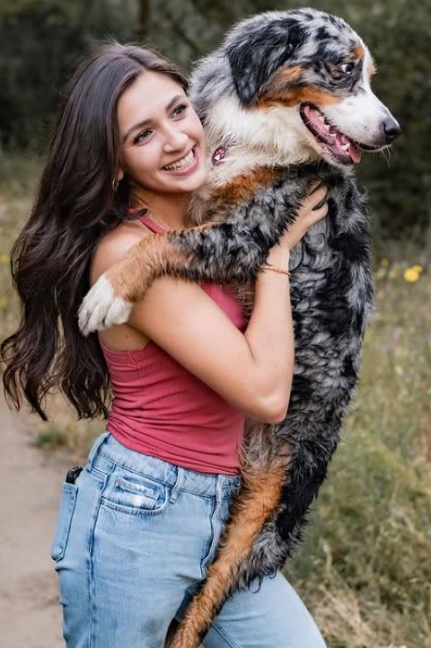 Priya Patel Height, Age, Family, Biography » StarsUnfolded 4 Priya Patel with her dog