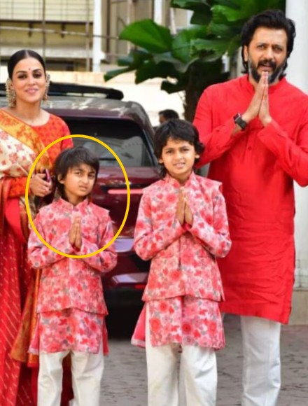 Rahyl Deshmukh while greeting the media with his parents
