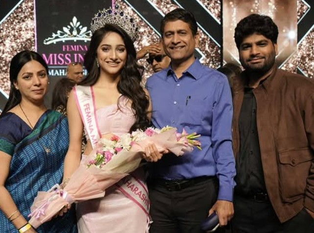 Rajnandini Pawar with her parents and brother