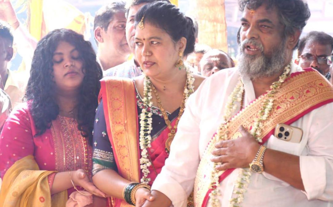 Sadhvi Sail's sister and parents